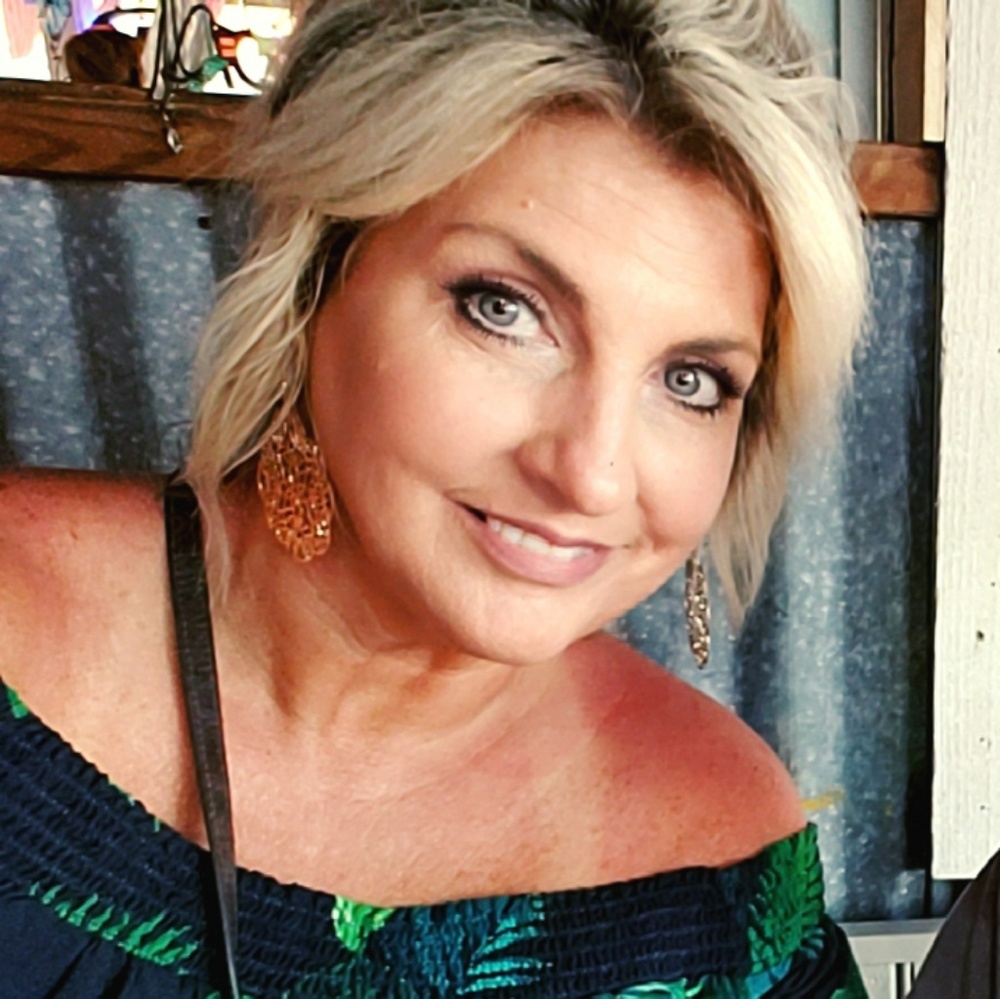 Meet your Posher, Nikki